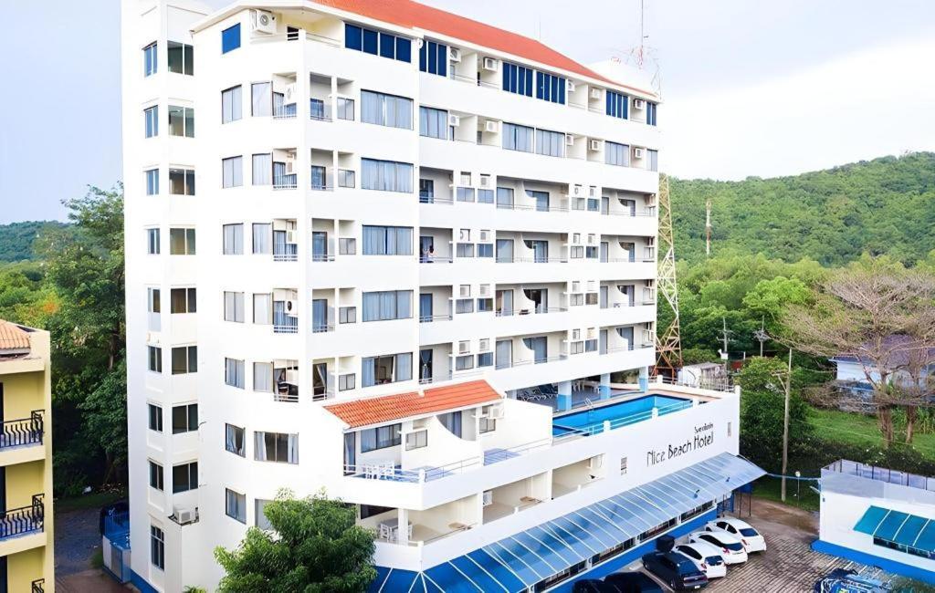 Nice Beach Hotel Rayong Kültér fotó
