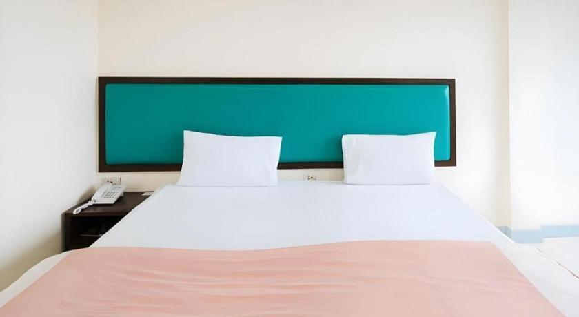 Nice Beach Hotel Rayong Kültér fotó