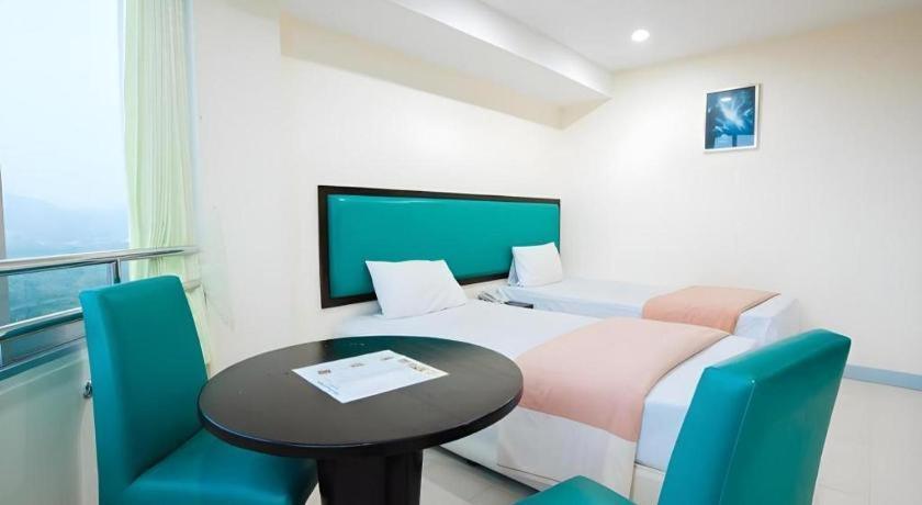 Nice Beach Hotel Rayong Kültér fotó