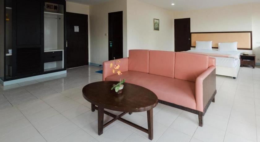 Nice Beach Hotel Rayong Kültér fotó