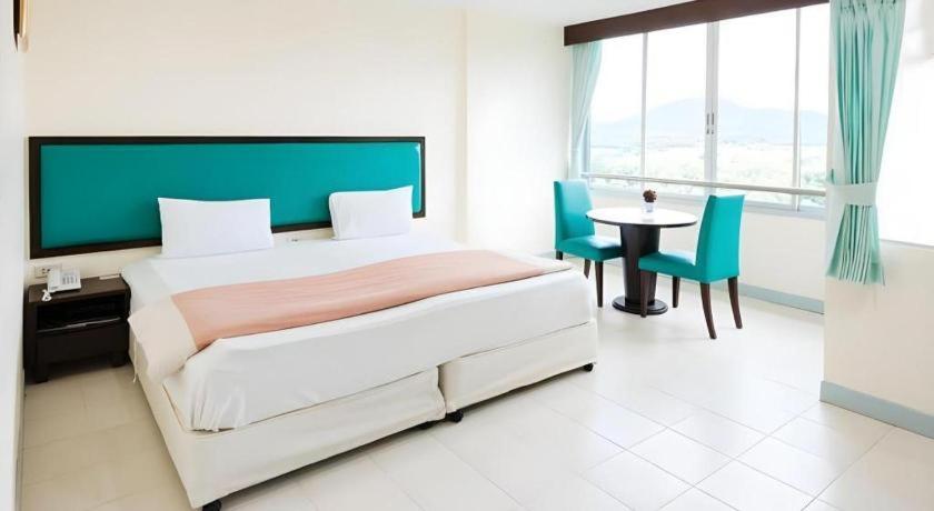 Nice Beach Hotel Rayong Kültér fotó