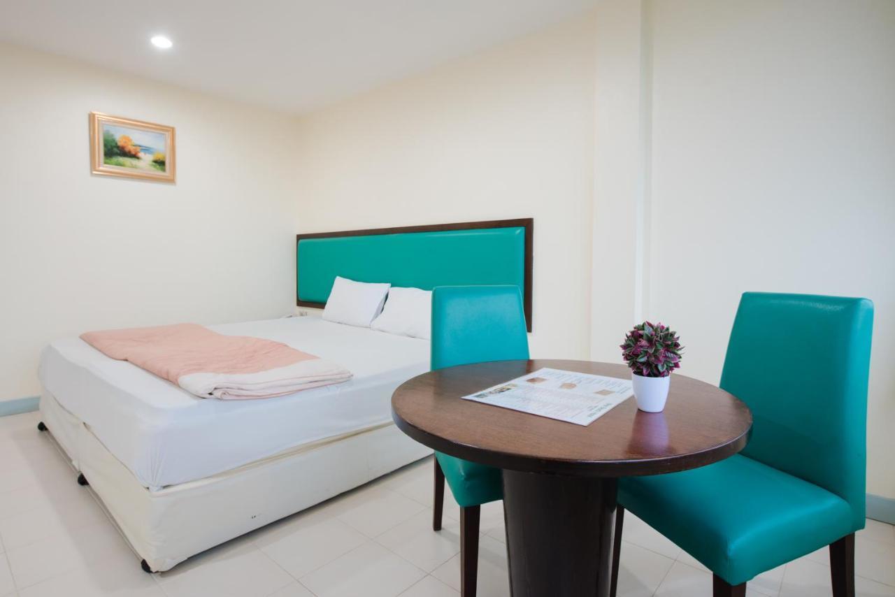 Nice Beach Hotel Rayong Kültér fotó