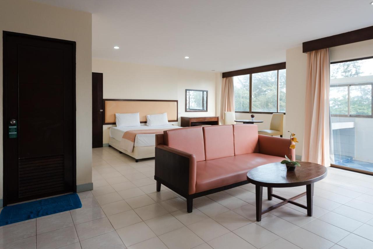 Nice Beach Hotel Rayong Kültér fotó